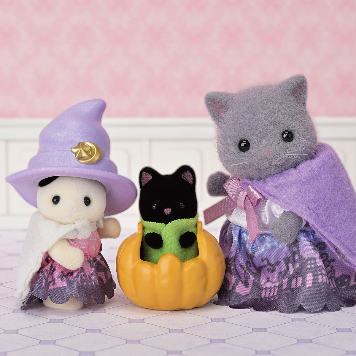 Calico Critters Halloween Surprise Party Set (Retiring Soon)