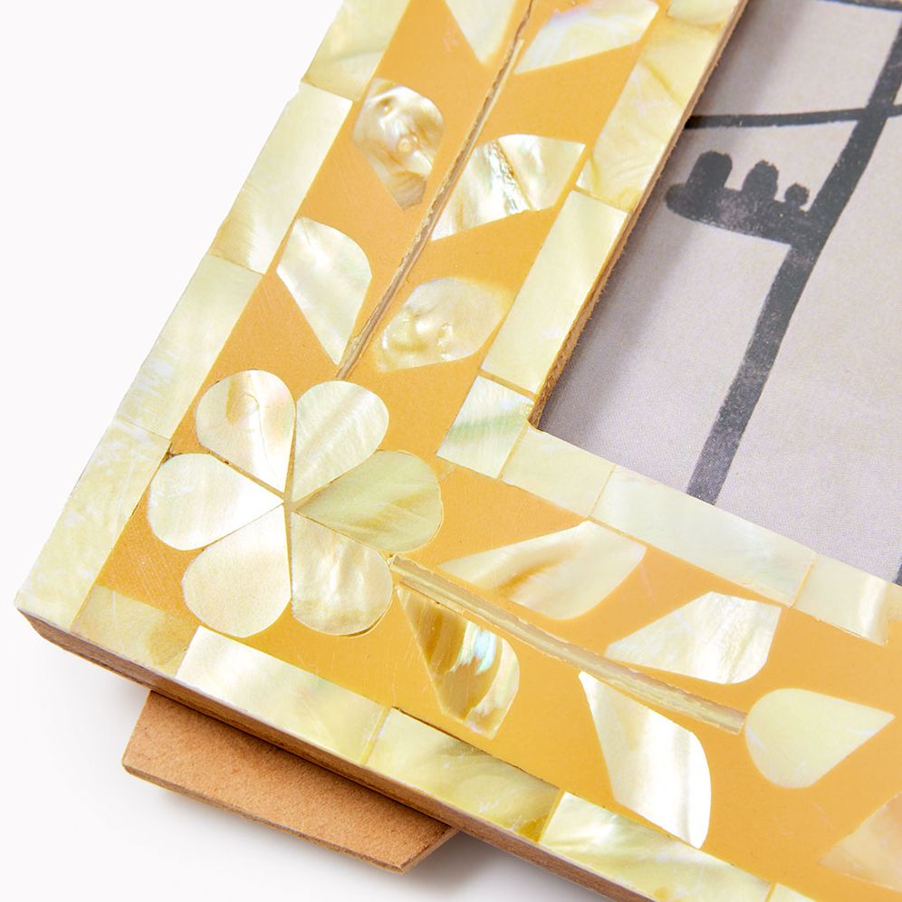 Yellow Shell Patterned Frame