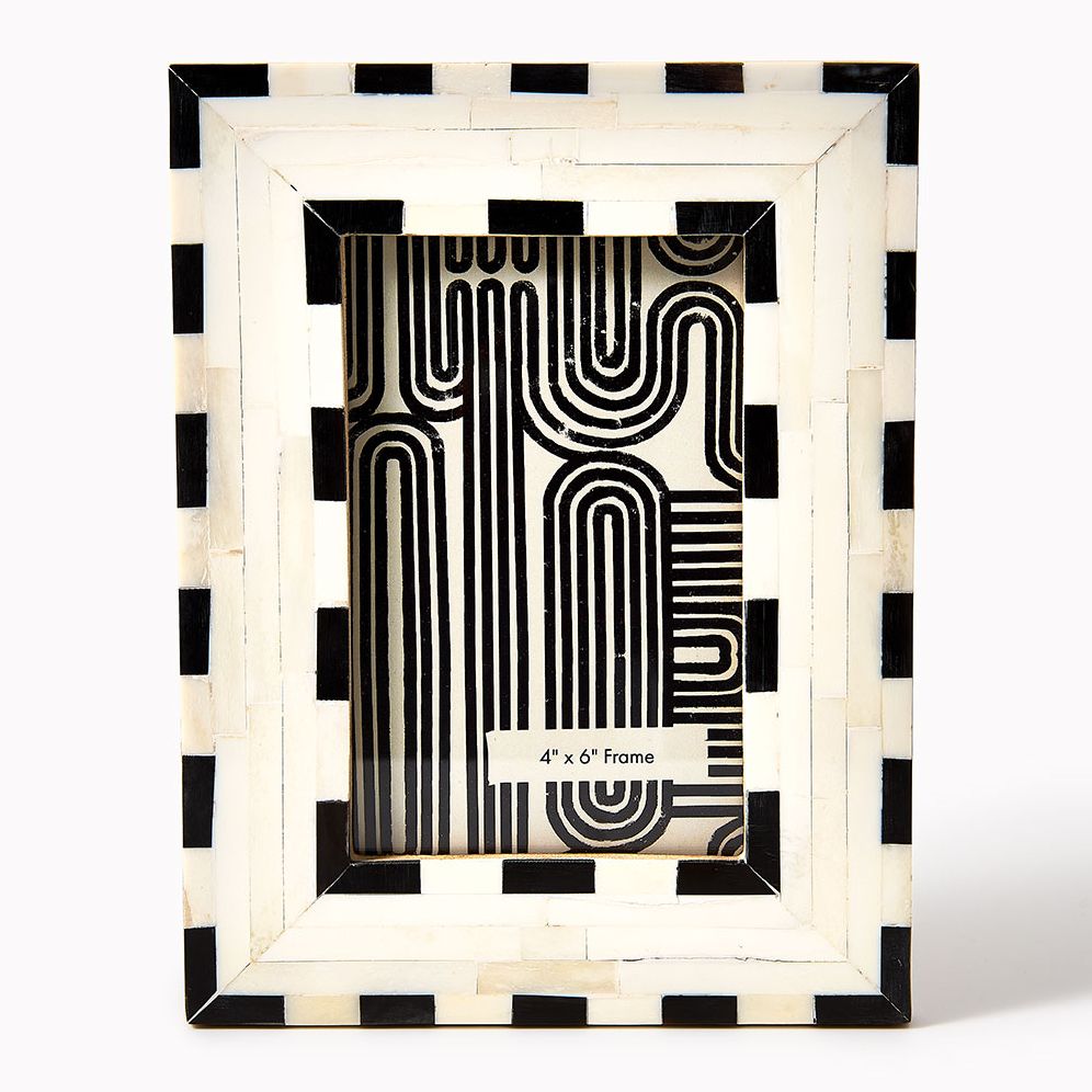 Black and White Striped Border 4x6 Frame
