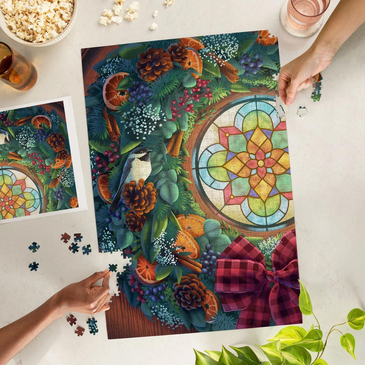 1000 Holiday Wreath Puzzle