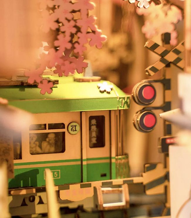 DIY Miniature Bookend: Sakura Tram