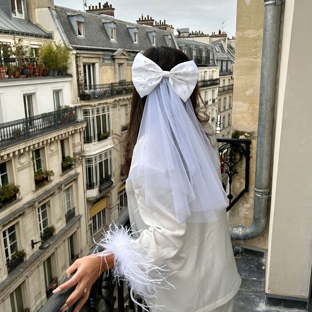 Bride to Be White Pearl Bow and Veil